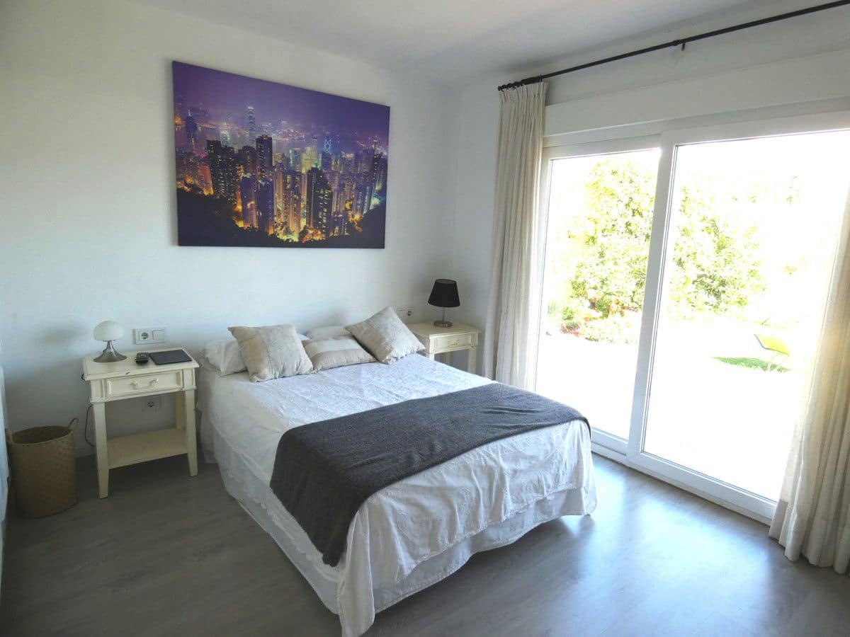 5 soverom Villa til salgs i Marbella - € 950 000 (Ref: 9274854)