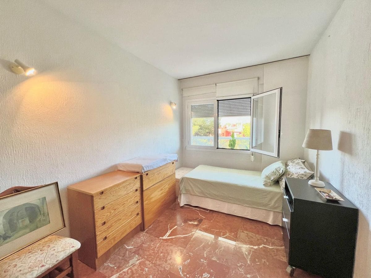 2 makuuhuone Asunto myytävänä paikassa Marbella mukana 
autotalli - 355 000 € (Ref: 9274858)