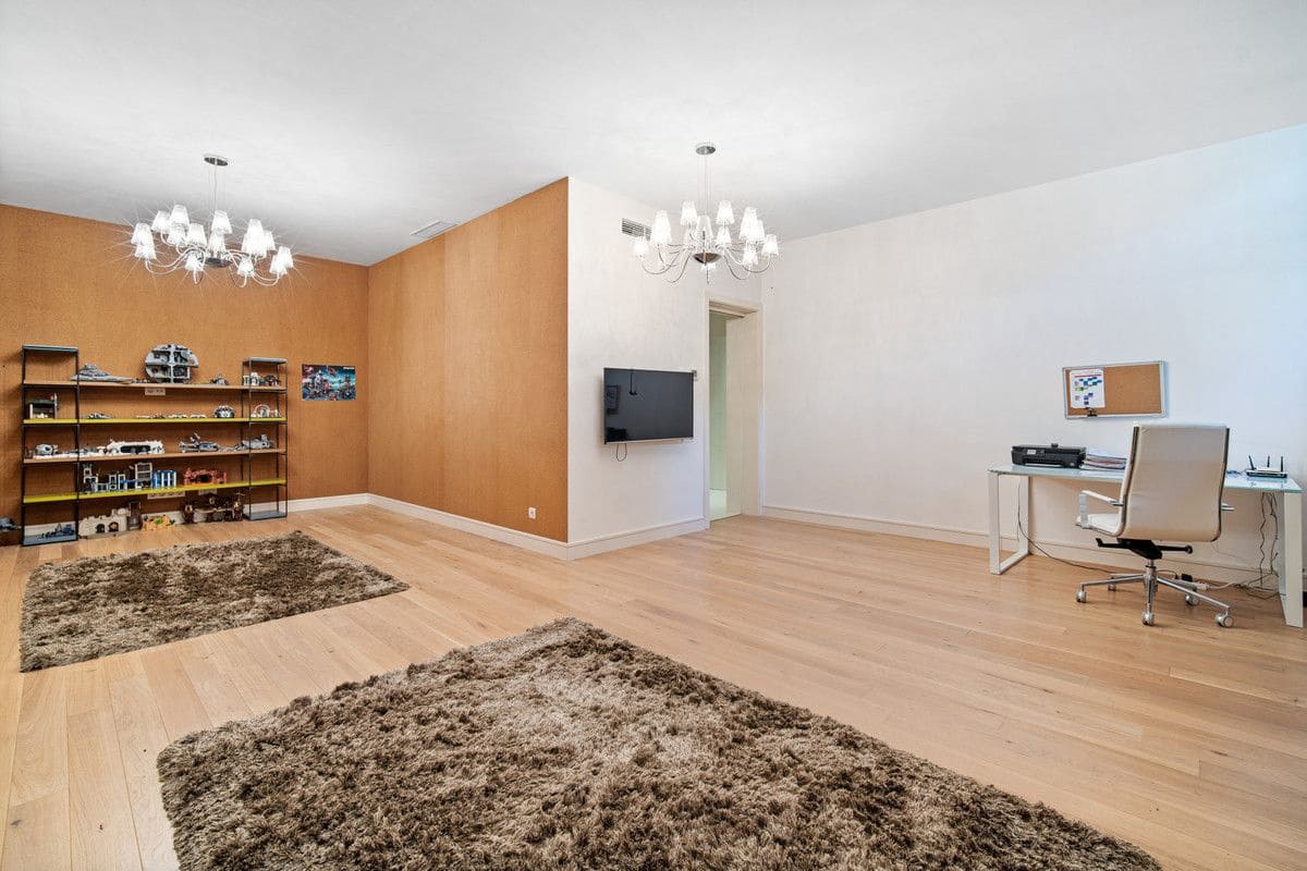 6 soverom Villa til salgs i Marbella med svømmebasseng garasje - € 3 150 000 (Ref: 9274867)