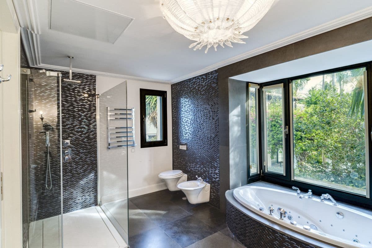 6 soverom Villa til salgs i Marbella med svømmebasseng garasje - € 3 150 000 (Ref: 9274867)