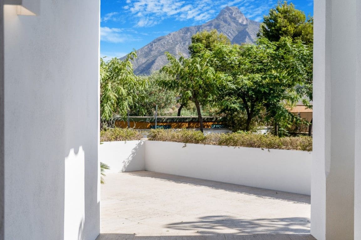 Chalet de 4 habitaciones en Marbella en venta con piscina garaje - 2.650.000 € (Ref: 9274868)