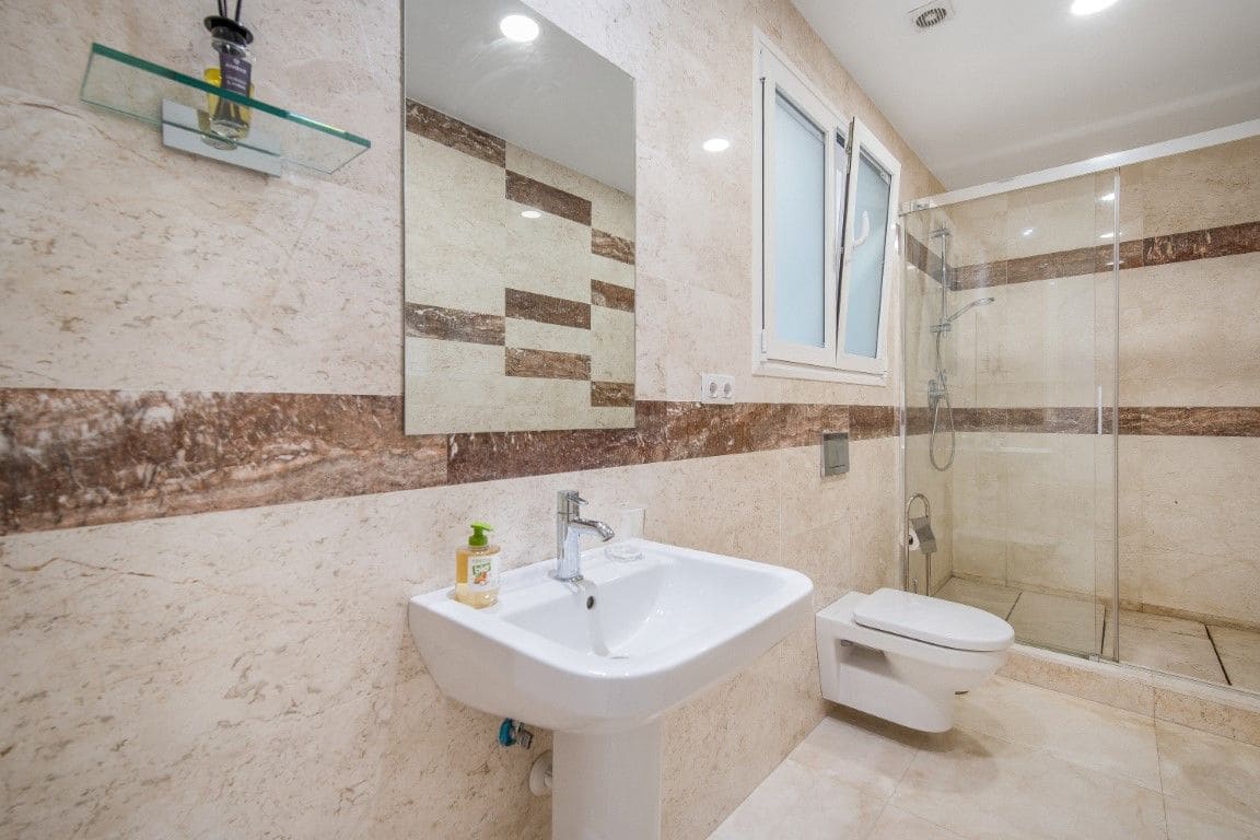 Chalet de 4 habitaciones en Marbella en venta con piscina garaje - 2.650.000 € (Ref: 9274868)