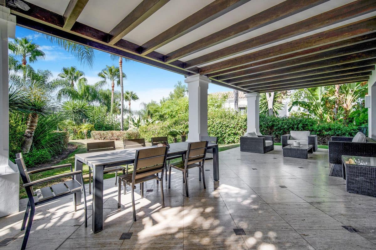 Chalet de 4 habitaciones en Marbella en venta con piscina garaje - 2.650.000 € (Ref: 9274868)