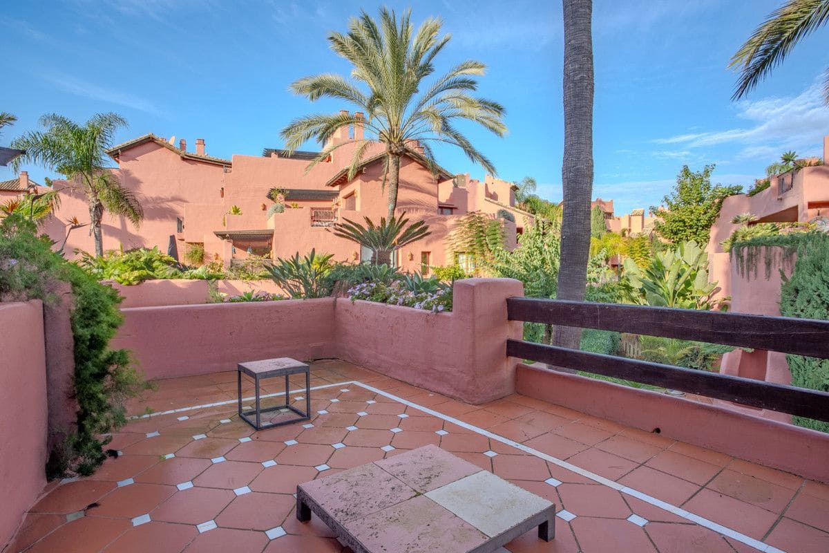 3 makuuhuone Kattohuoneisto myytävänä paikassa Bel-Air mukana uima-altaan 
autotalli - 1 800 000 € (Ref: 9274873)