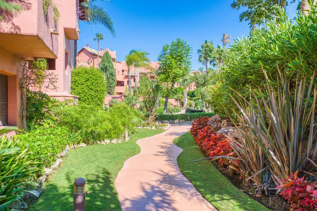 3 makuuhuone Kattohuoneisto myytävänä paikassa Bel-Air mukana uima-altaan 
autotalli - 1 800 000 € (Ref: 9274873)