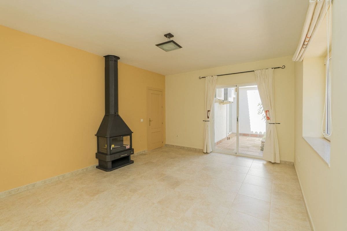 5 bedroom Villa for sale in Mijas with pool garage - € 1,375,000 (Ref: 9274875)