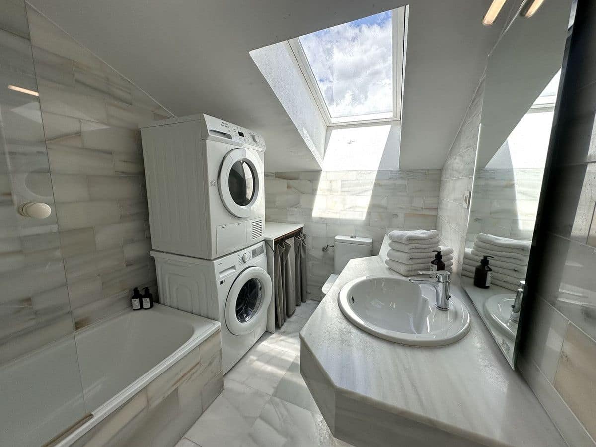 2 makuuhuone Kattohuoneisto myytävänä paikassa Marbella mukana uima-altaan - 675 000 € (Ref: 9274878)