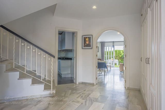 3 soveværelse Byhus til salg i Guadalmansa, Estepona med swimmingpool garage - € 635.000 (Ref: 9274887)