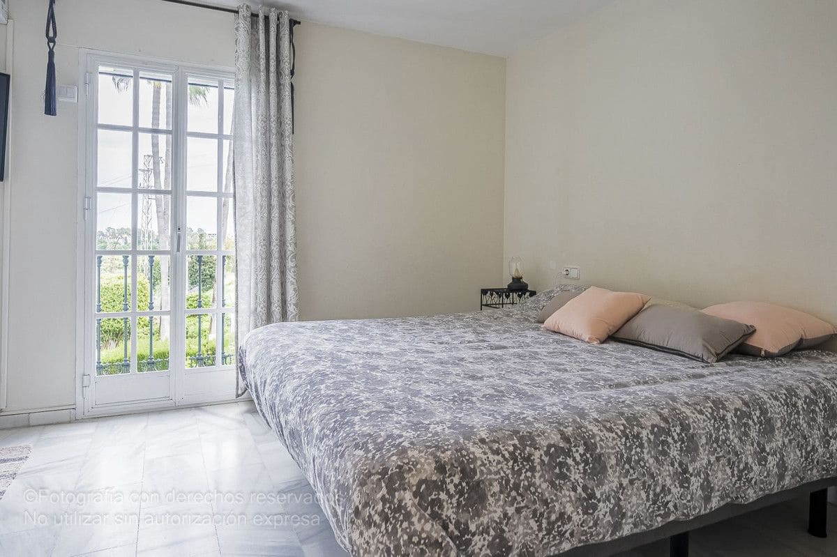 3 soveværelse Byhus til salg i New Golden Mile med swimmingpool garage - € 635.000 (Ref: 9274887)