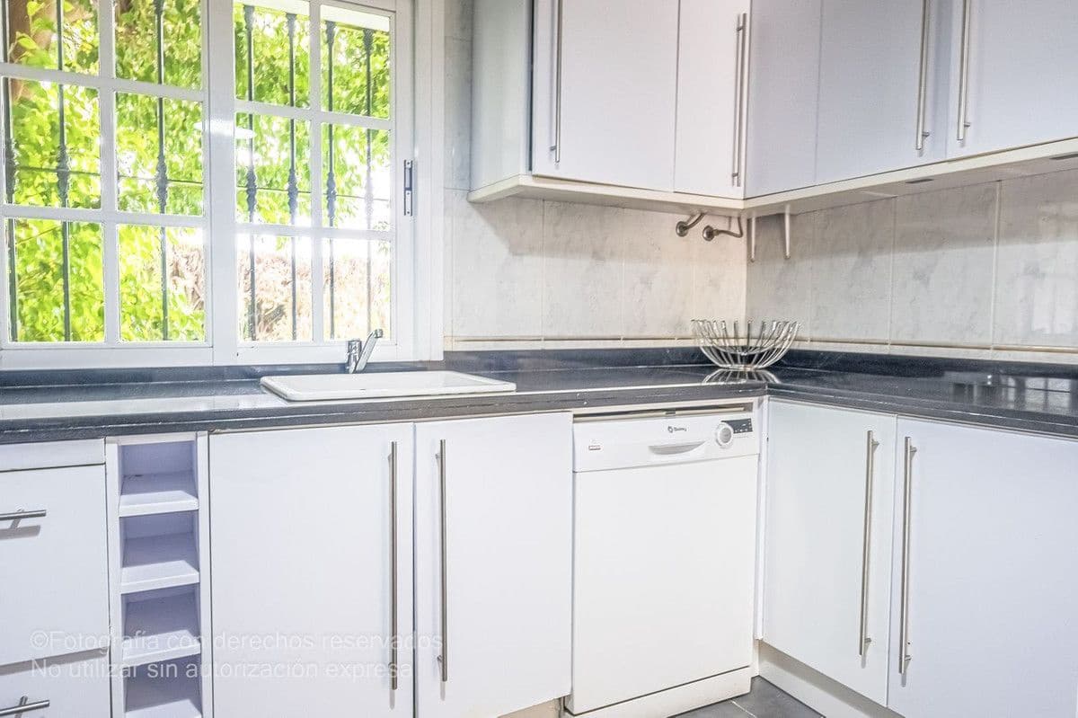 3 soveværelse Byhus til salg i New Golden Mile med swimmingpool garage - € 635.000 (Ref: 9274887)