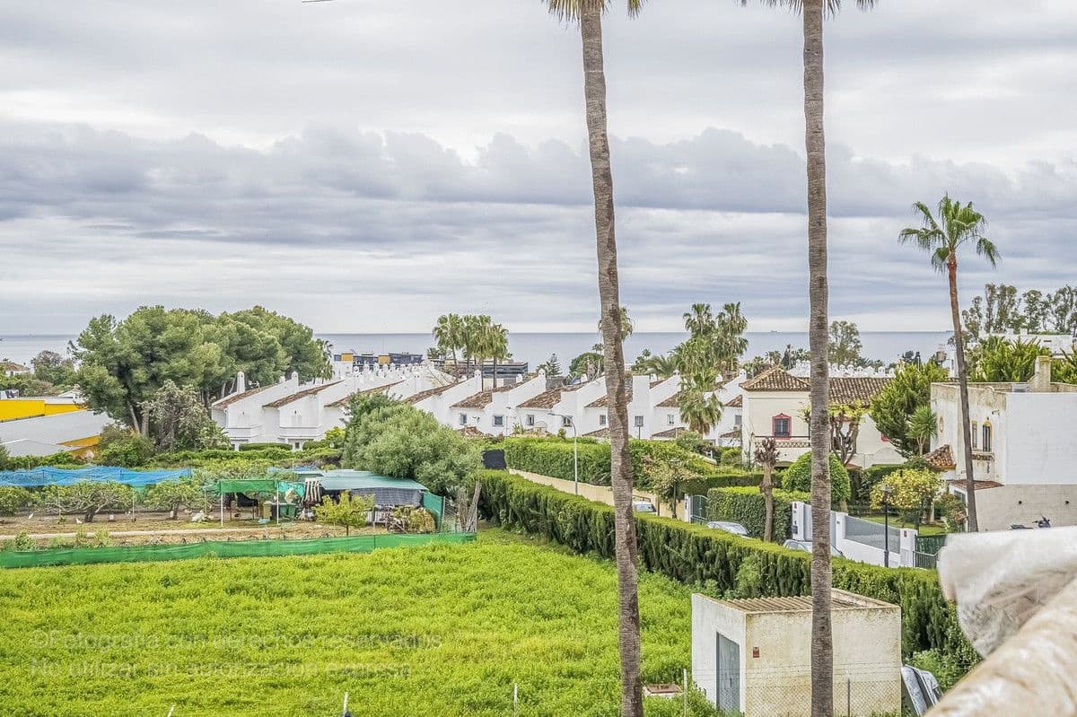 3 soveværelse Byhus til salg i New Golden Mile med swimmingpool garage - € 635.000 (Ref: 9274887)