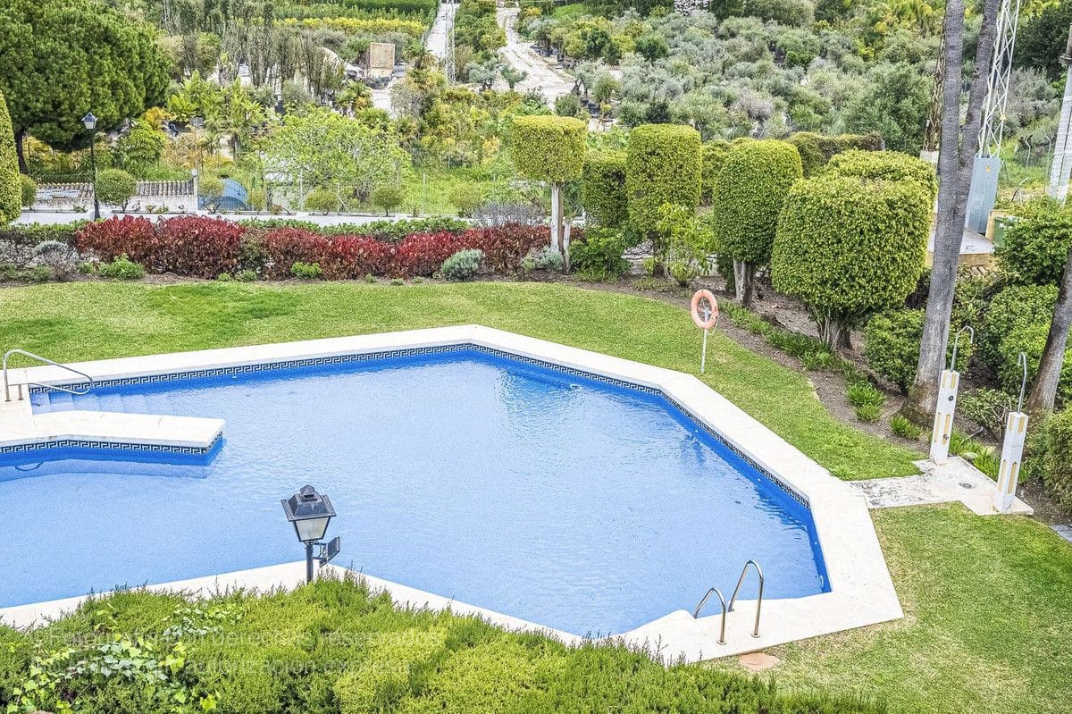 3 soveværelse Byhus til salg i New Golden Mile med swimmingpool garage - € 635.000 (Ref: 9274887)