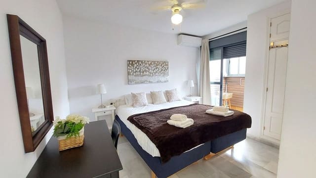 2 soveværelse Penthouse til salg i Las Gaviotas  - Carvajal, Fuengirola med swimmingpool garage - € 479.000 (Ref: 9274896)