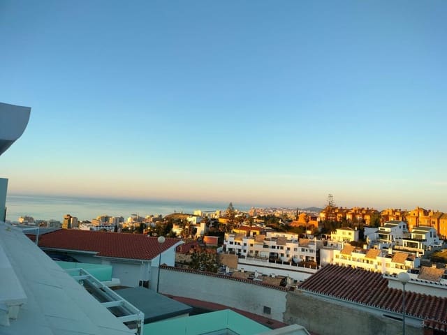 2 soverom Leilighet til salgs i Las Gaviotas  - Carvajal, Fuengirola med svømmebasseng garasje - € 425 000 (Ref: 9274897)