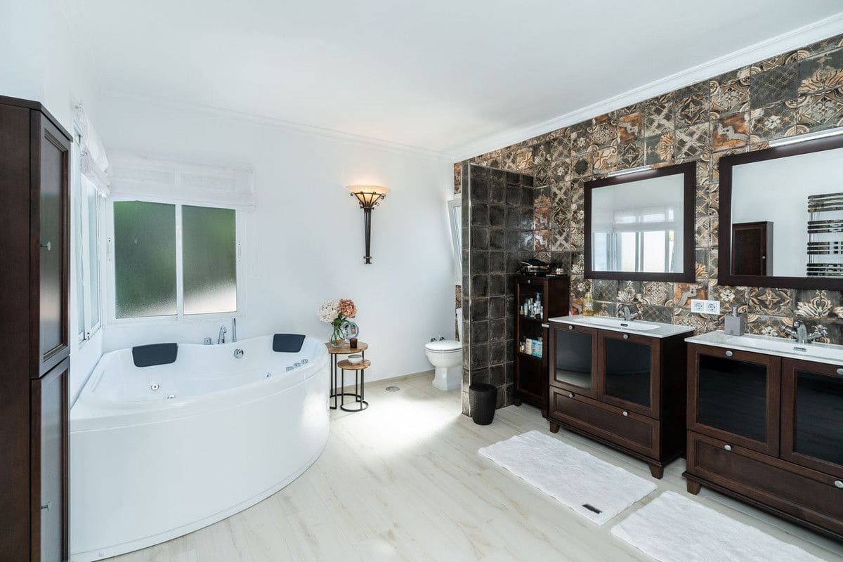 4 slaapkamer Villa te koop in Mijas met zwembad garage - € 1.495.000 (Ref: 9274898)