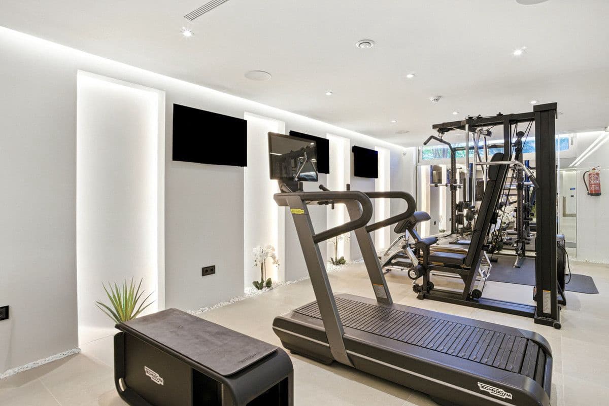 7 soveværelse Villa til salg i Marbella med swimmingpool garage - € 22.490.000 (Ref: 9274904)