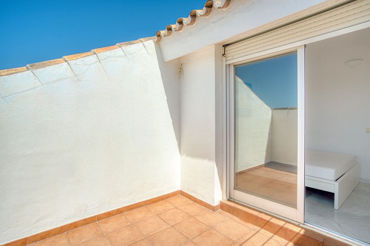 3 soverom Leilighet til salgs i Marbella med svømmebasseng garasje - € 750 000 (Ref: 9274905)