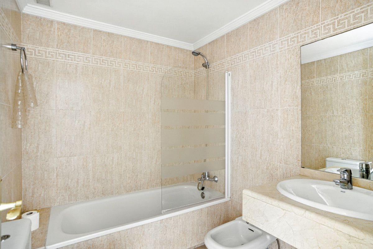 3 soverom Leilighet til salgs i Marbella med svømmebasseng garasje - € 750 000 (Ref: 9274905)