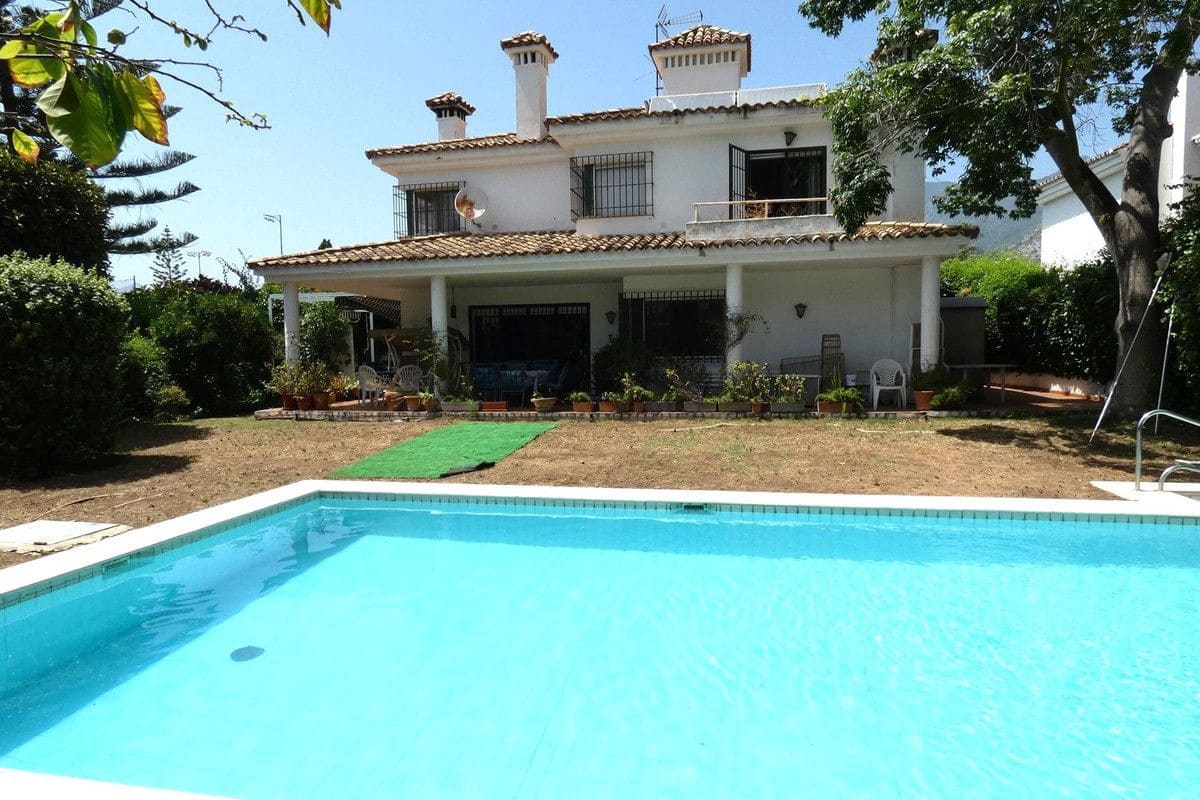 5 chambre Villa/Maison à vendre à Marbella avec piscine garage - 1 550 000 € (Ref: 9274913)