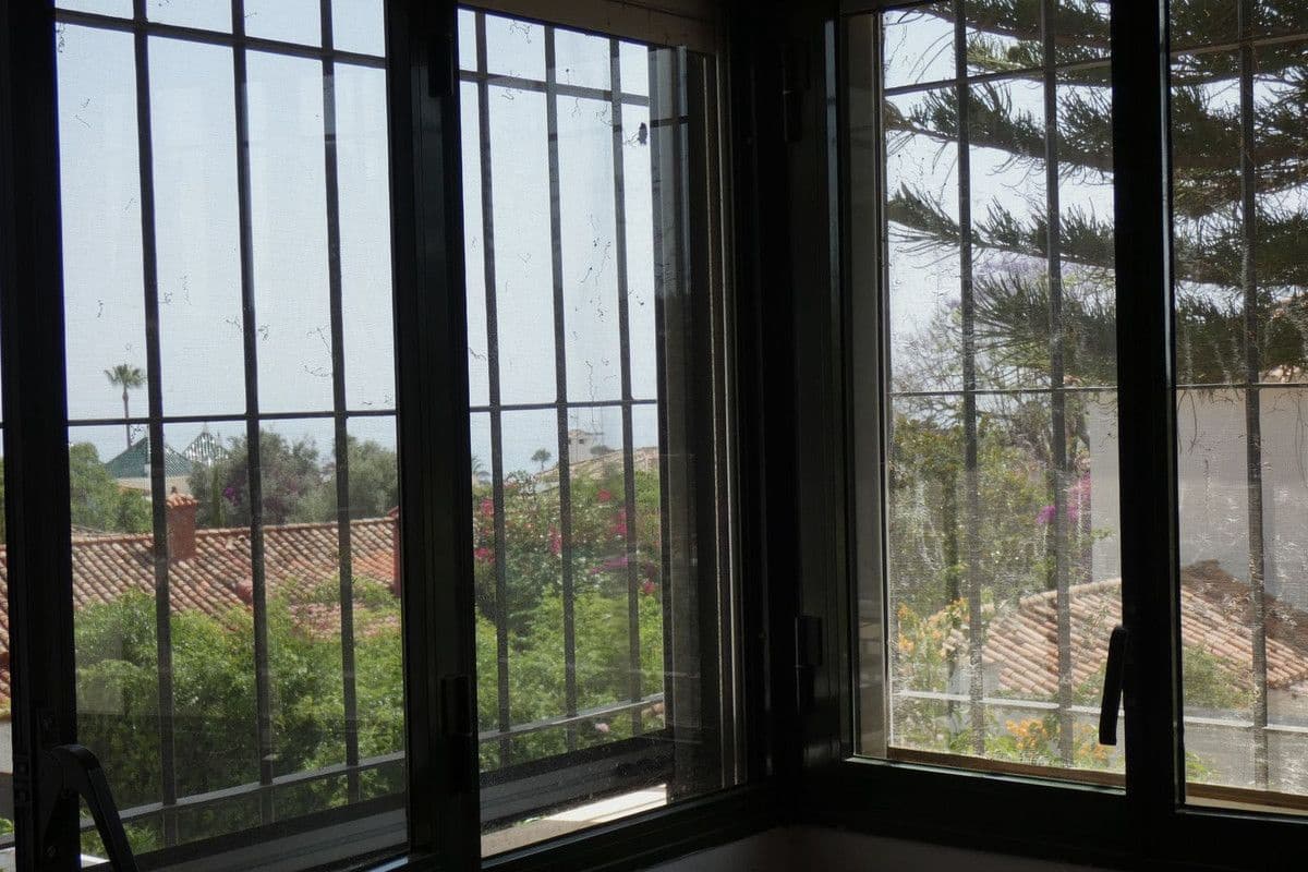 5 chambre Villa/Maison à vendre à Marbella avec piscine garage - 1 550 000 € (Ref: 9274913)