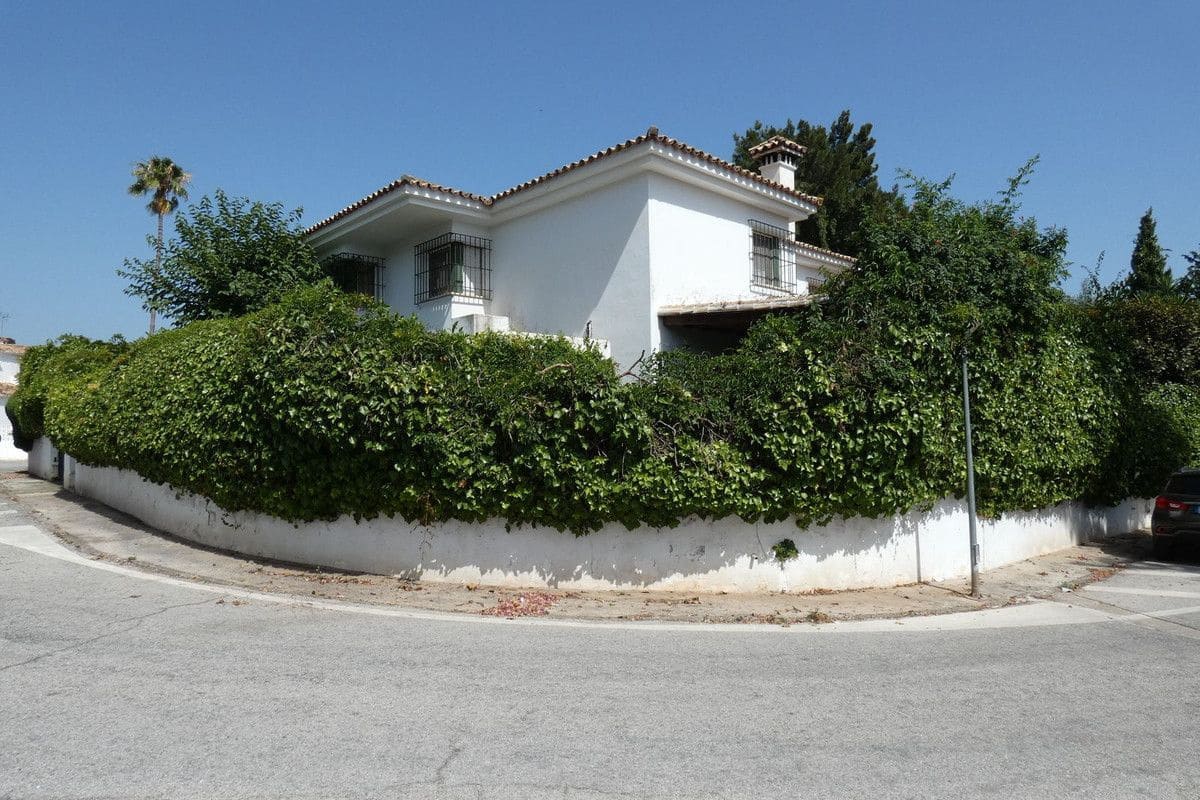 5 chambre Villa/Maison à vendre à Marbella avec piscine garage - 1 550 000 € (Ref: 9274913)