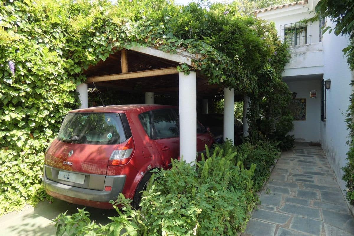 5 chambre Villa/Maison à vendre à Marbella avec piscine garage - 1 550 000 € (Ref: 9274913)