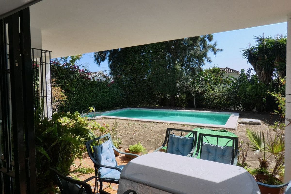 5 chambre Villa/Maison à vendre à Marbella avec piscine garage - 1 550 000 € (Ref: 9274913)