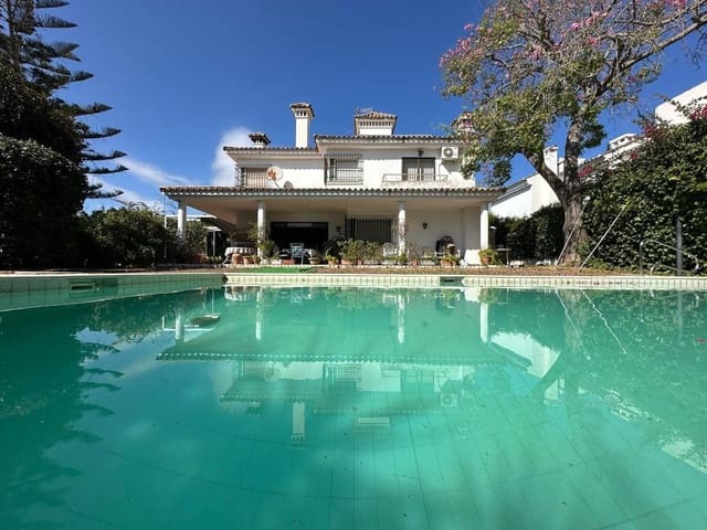 5 makuuhuone Huvila myytävänä paikassa Aloha Golf, Marbella mukana uima-altaan 
autotalli - 1 550 000 € (Ref: 9274913)