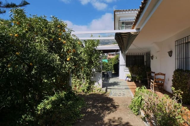 5 makuuhuone Huvila myytävänä paikassa Aloha Golf, Marbella mukana uima-altaan 
autotalli - 1 550 000 € (Ref: 9274913)