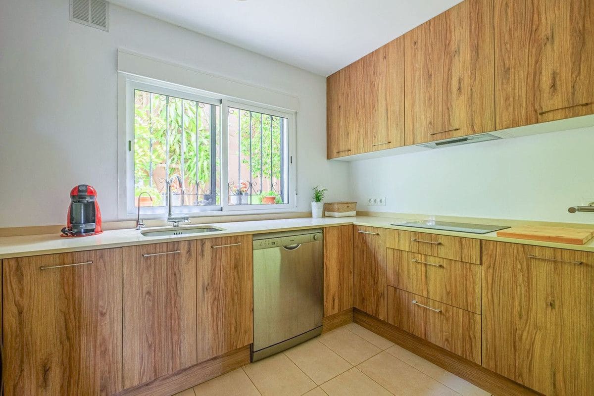 5 soverom Leilighet til salgs i Marbella med svømmebasseng garasje - € 799 000 (Ref: 9274922)