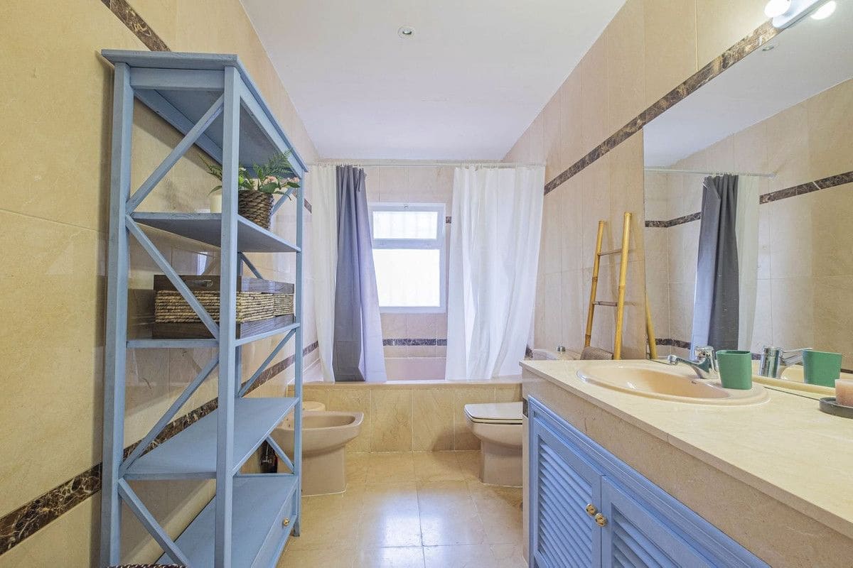 5 soverom Leilighet til salgs i Marbella med svømmebasseng garasje - € 799 000 (Ref: 9274922)