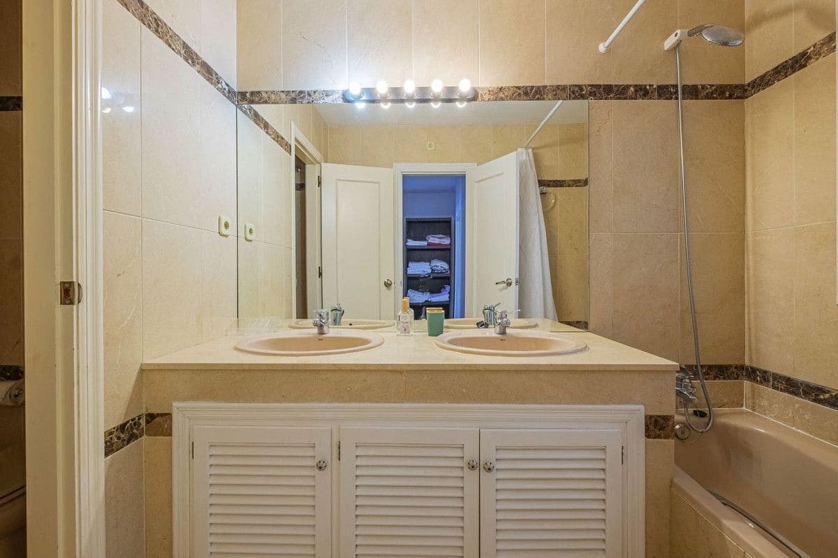 5 soverom Leilighet til salgs i Marbella med svømmebasseng garasje - € 799 000 (Ref: 9274922)