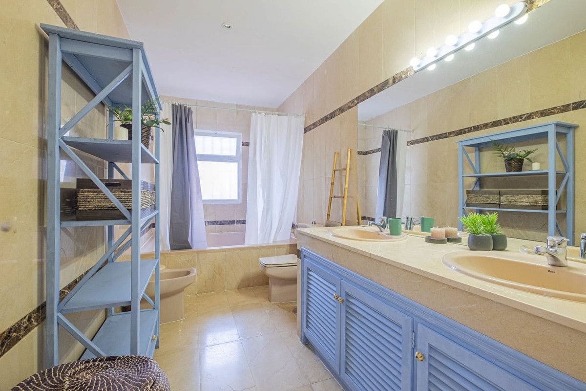 5 soverom Leilighet til salgs i Marbella med svømmebasseng garasje - € 799 000 (Ref: 9274922)