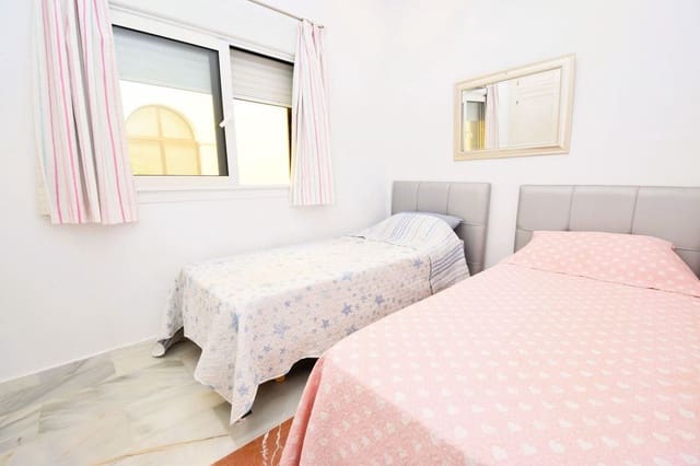 Apartamento de 3 habitaciones en La Cala de Mijas, Mijas en venta con piscina garaje - 595.000 € (Ref: 9274925)