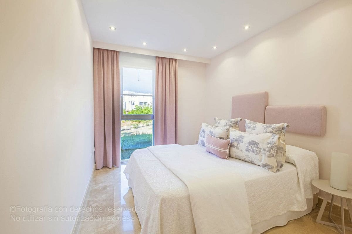 3 sypialnia Apartament na sprzedaż w Manilva z basenem garażem - 398 000 € (Ref: 9274927)