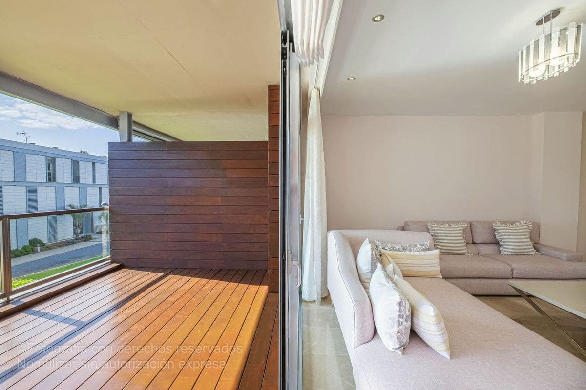 3 sypialnia Apartament na sprzedaż w Manilva z basenem garażem - 398 000 € (Ref: 9274927)