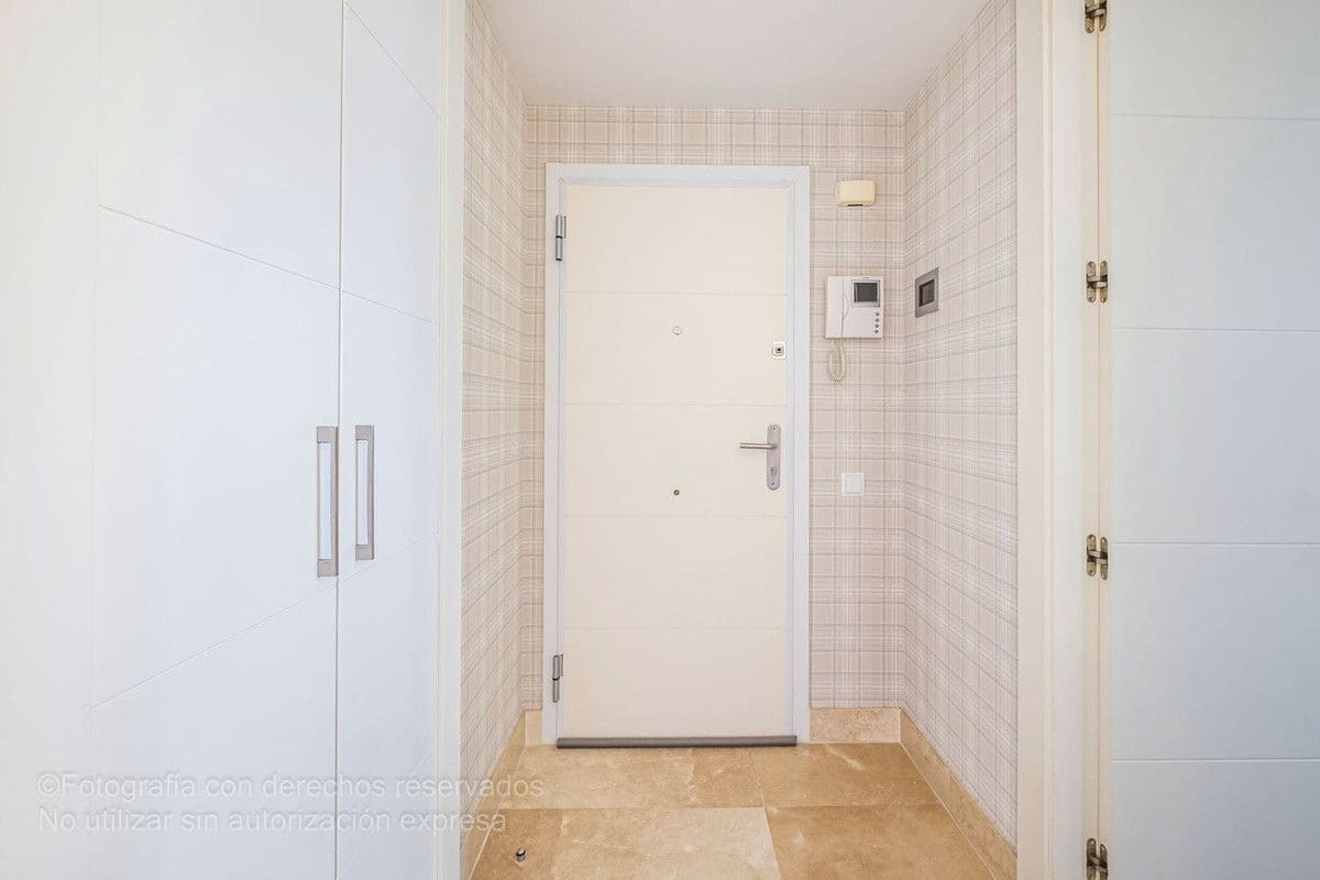 3 sypialnia Apartament na sprzedaż w Manilva z basenem garażem - 398 000 € (Ref: 9274927)