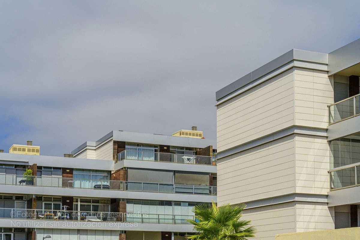 3 sypialnia Apartament na sprzedaż w Manilva z basenem garażem - 398 000 € (Ref: 9274927)