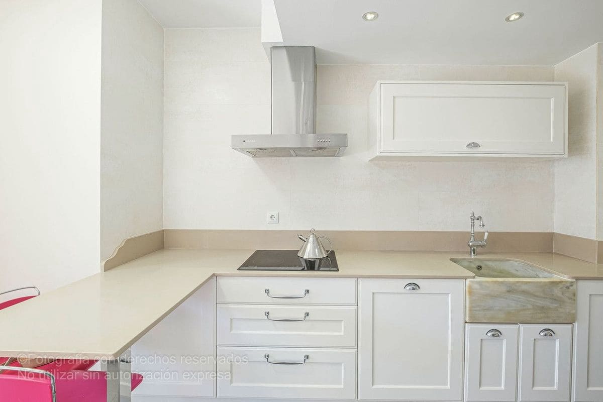 3 sypialnia Apartament na sprzedaż w Manilva z basenem garażem - 398 000 € (Ref: 9274927)