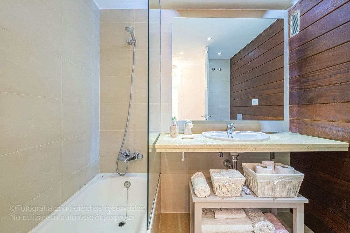 3 sypialnia Apartament na sprzedaż w Manilva z basenem garażem - 398 000 € (Ref: 9274927)