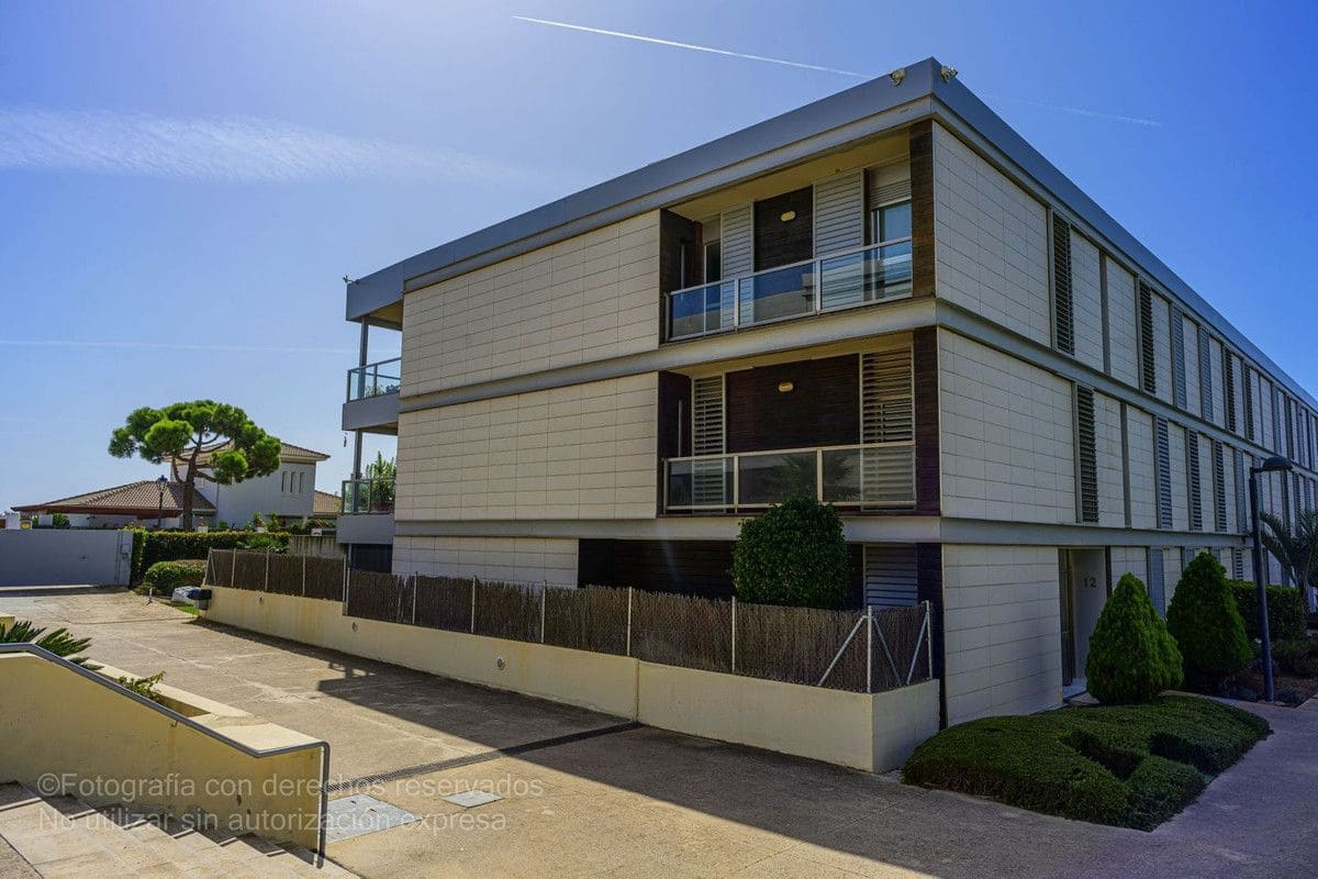 3 sypialnia Apartament na sprzedaż w Manilva z basenem garażem - 398 000 € (Ref: 9274927)