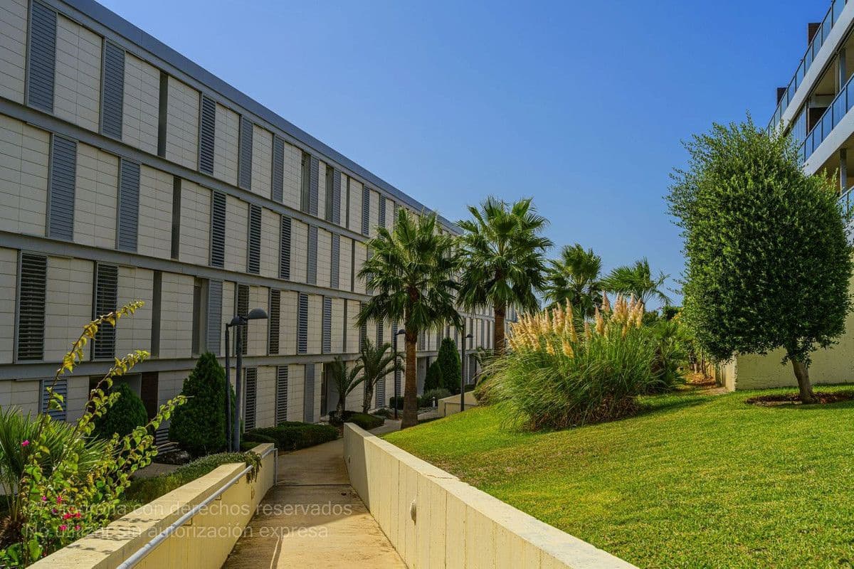 3 sypialnia Apartament na sprzedaż w Manilva z basenem garażem - 398 000 € (Ref: 9274927)