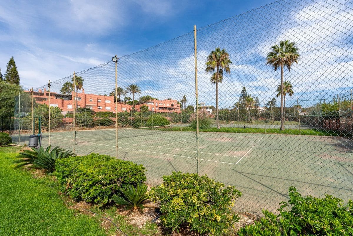 Apartamento Playa de 3 habitaciones en Marbella en venta con piscina garaje - 525.000 € (Ref: 9274928)