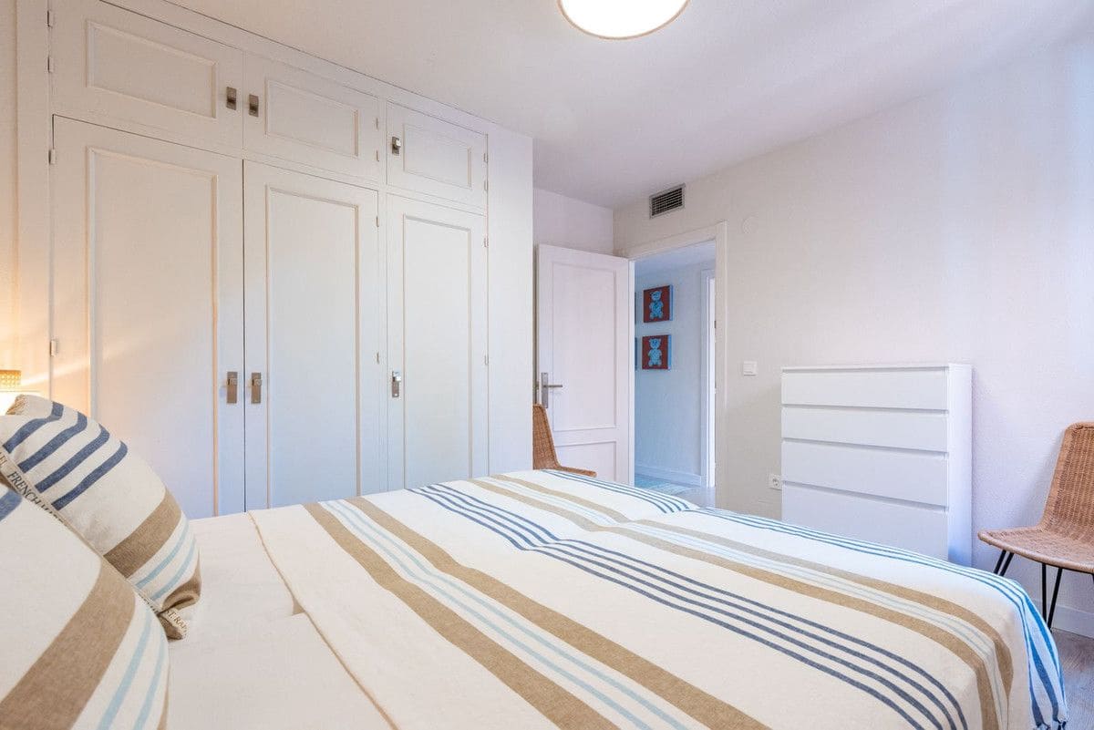 Apartamento Playa de 3 habitaciones en Marbella en venta con piscina garaje - 525.000 € (Ref: 9274928)