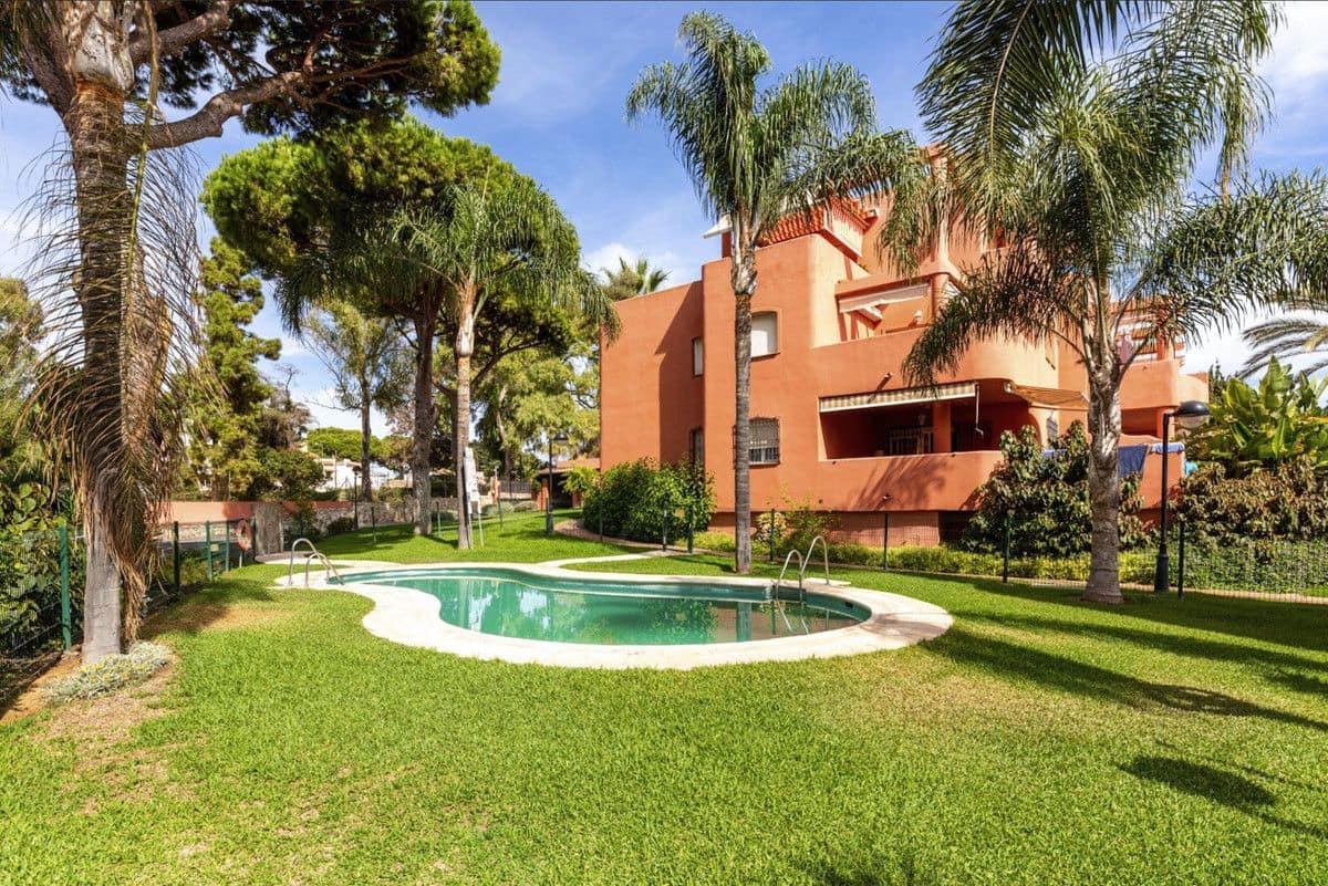 Apartamento Playa de 3 habitaciones en Marbella en venta con piscina garaje - 525.000 € (Ref: 9274928)