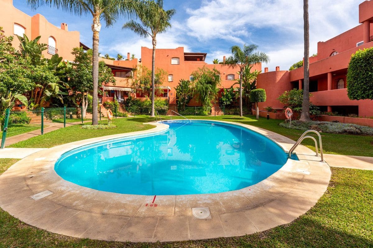 Apartamento Playa de 3 habitaciones en Marbella en venta con piscina garaje - 525.000 € (Ref: 9274928)