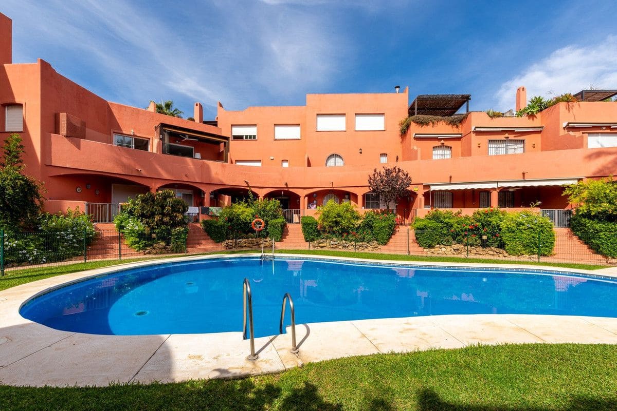 3 bedroom Beach Apartment for sale in Marbella with pool garage - € 525,000 (Ref: 9274928)