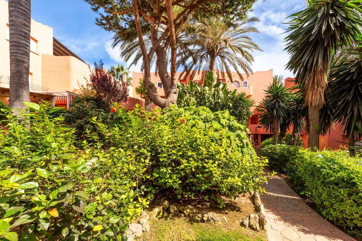 3 bedroom Beach Apartment for sale in Marbella with pool garage - € 525,000 (Ref: 9274928)