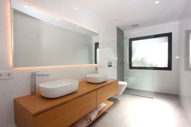 5 sypialnia Willa na sprzedaż w Aloha Golf, Marbella z basenem garażem - 2 950 000 € (Ref: 9274933)