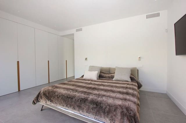 5 sypialnia Willa na sprzedaż w Aloha Golf, Marbella z basenem garażem - 2 950 000 € (Ref: 9274933)